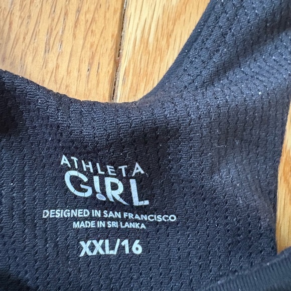 Workout top - Picture 3 of 3